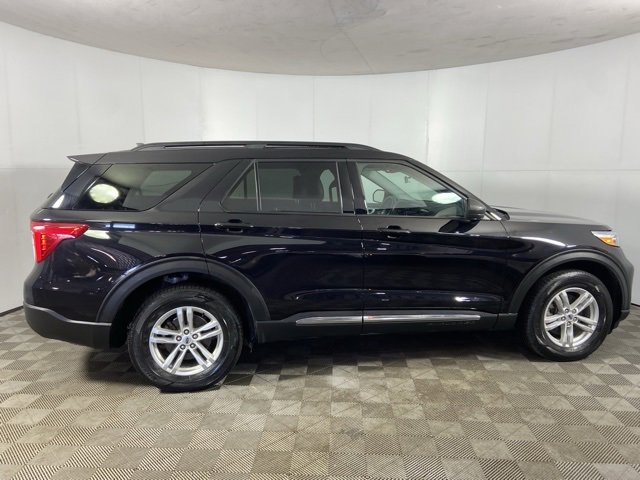 Used 2023 Ford Explorer XLT w/ Equipment Group 202A image 4