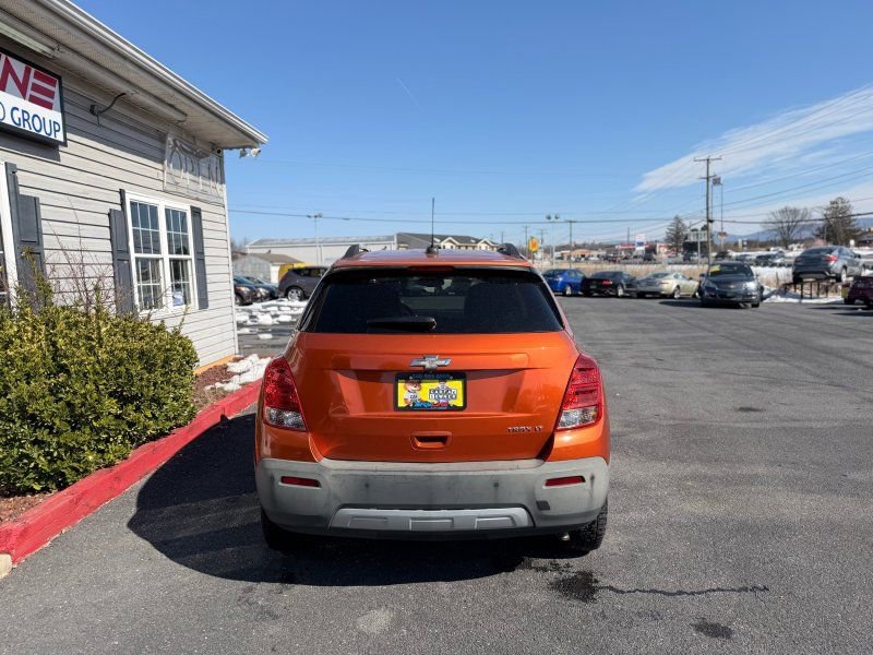 Used 2015 Chevrolet Trax LT w/ LT Sun and Sound Package image 6