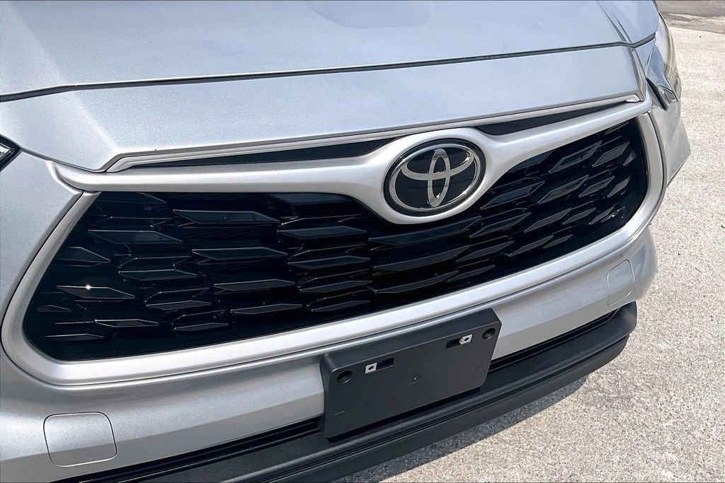 Used 2023 Toyota Highlander XLE image 33