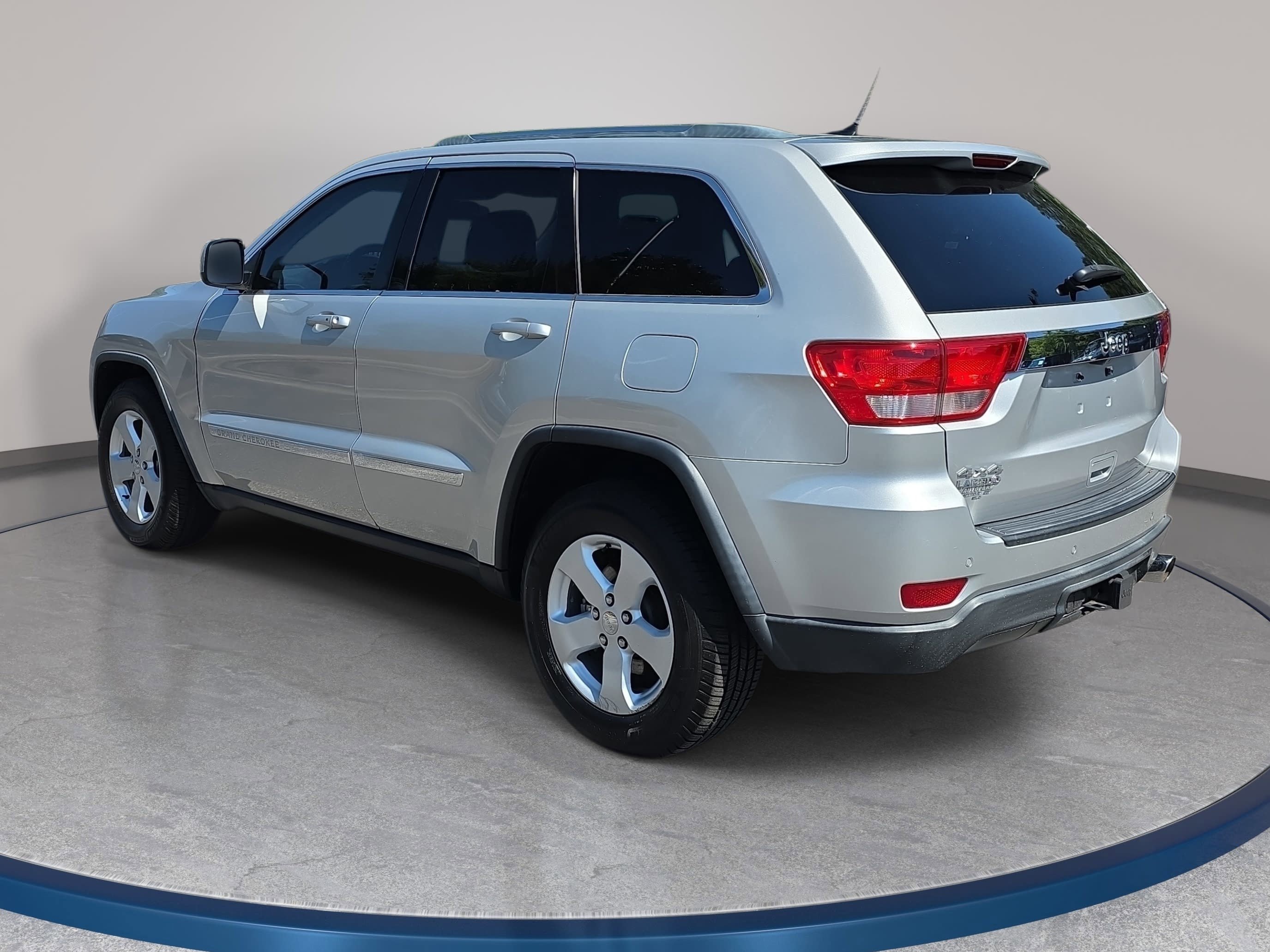 Used 2012 Jeep Grand Cherokee Laredo AWD/4WD image 7