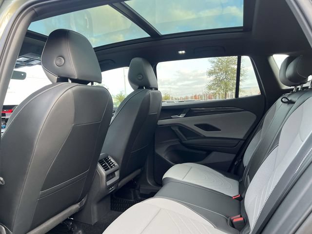 New 2026 Volkswagen Tiguan SE R-Line FWD image 21