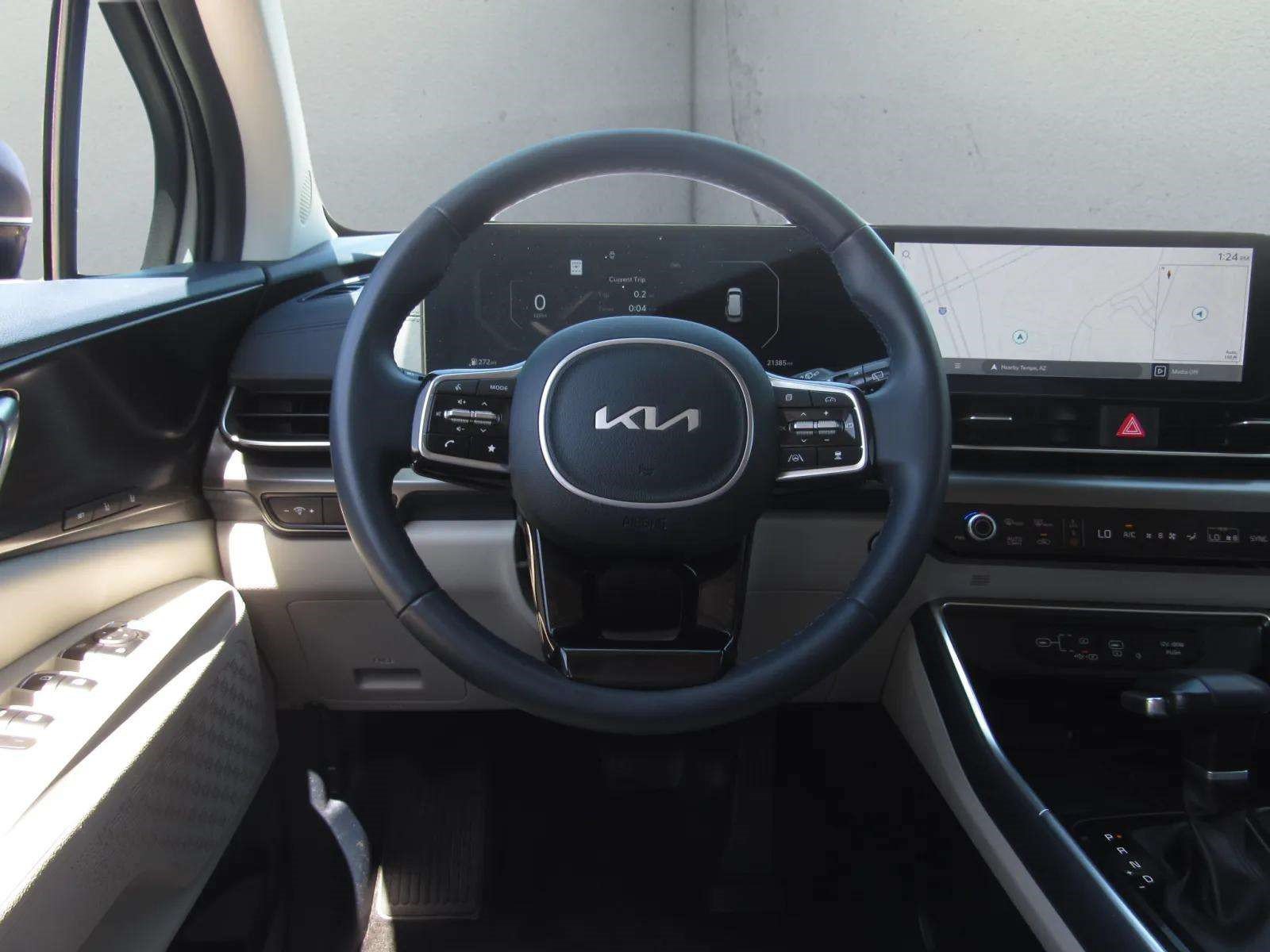 Used 2025 Kia Carnival SX w/ SX Dark Edition Package FWD image 26