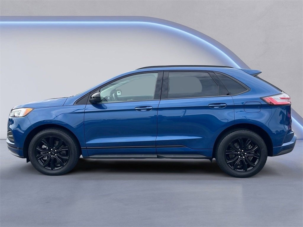 Used 2024 Ford Edge SE w/ Black Appearance Package image 6