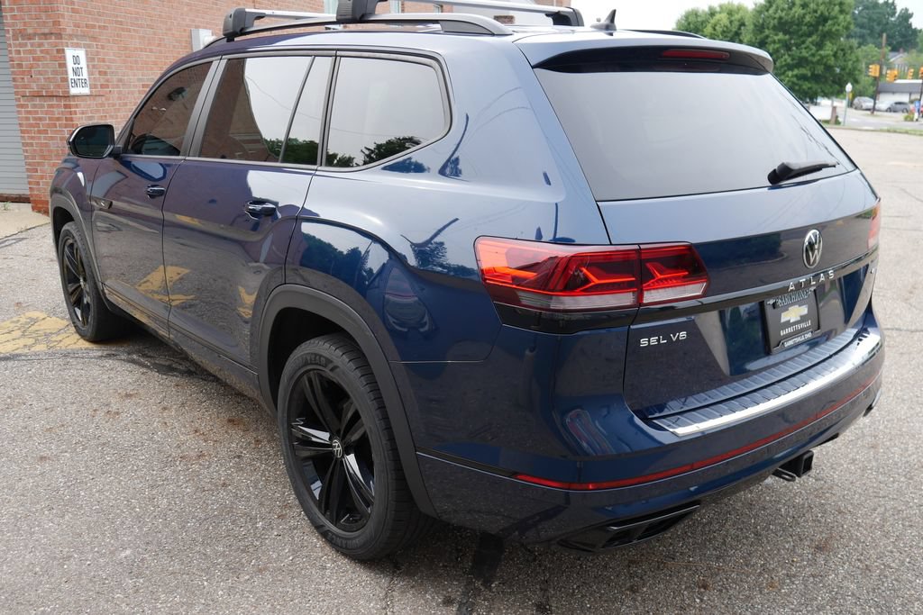 Used 2023 Volkswagen Atlas SEL R-Line AWD/4WD image 4