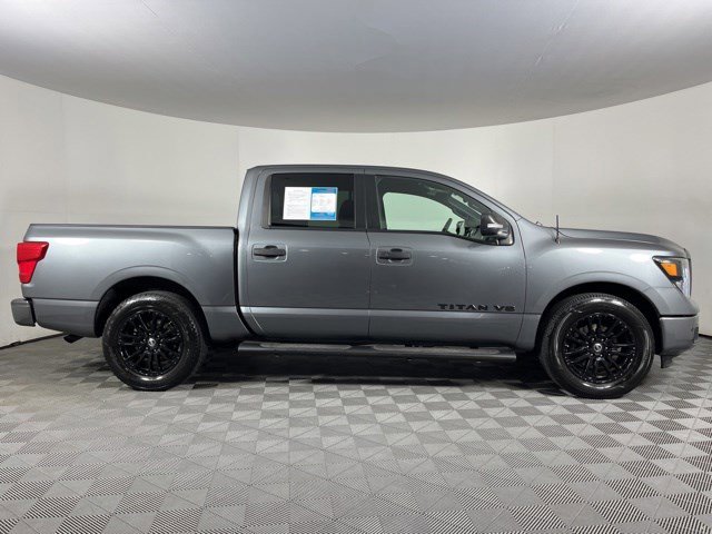 Used 2018 Nissan Titan SL w/ Midnight Edition RWD image 9