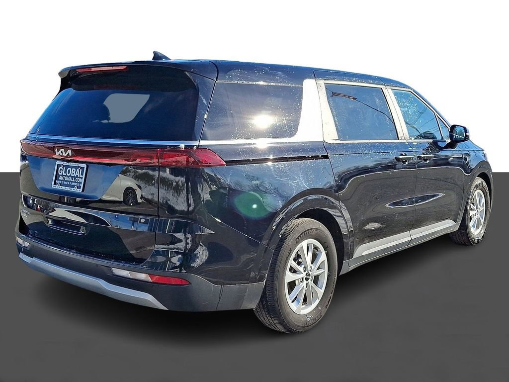 Used 2024 Kia Carnival LX image 7