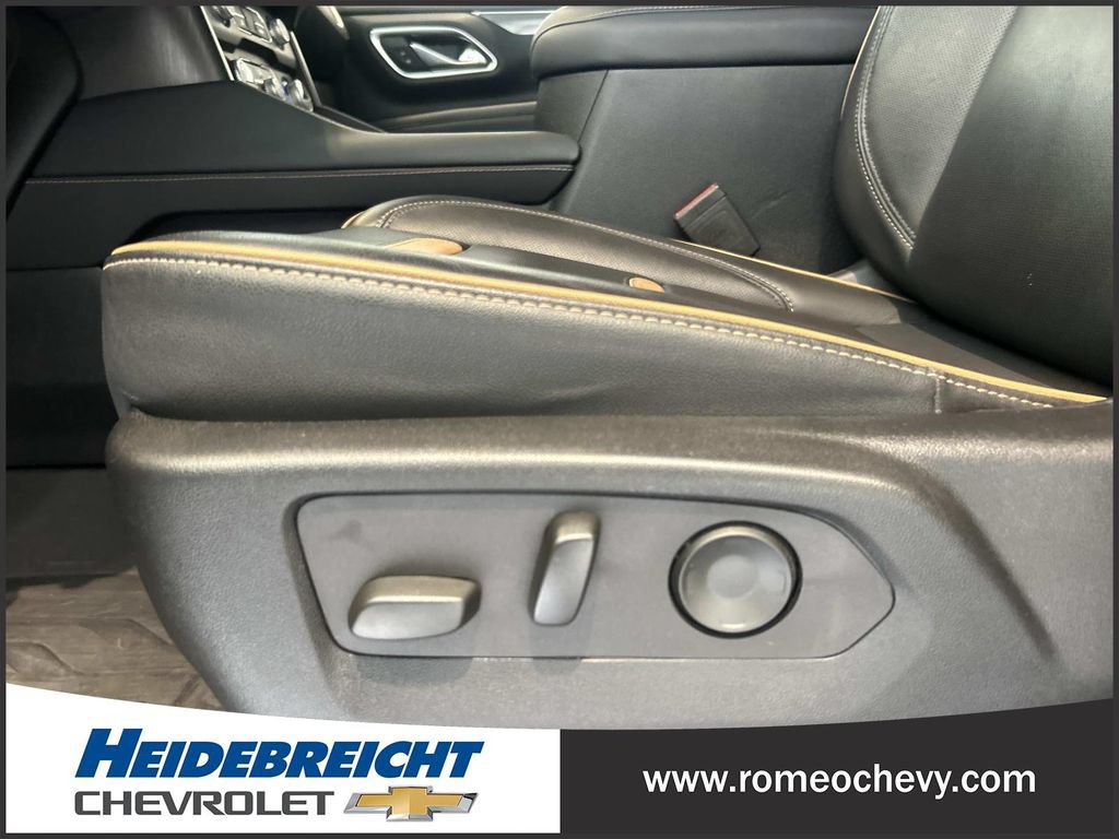 Used 2024 GMC Yukon AT4 w/ Technology Package AWD/4WD image 14