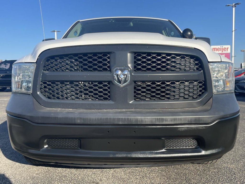 Used 2018 RAM 1500 4x4 Crew Cab image 4