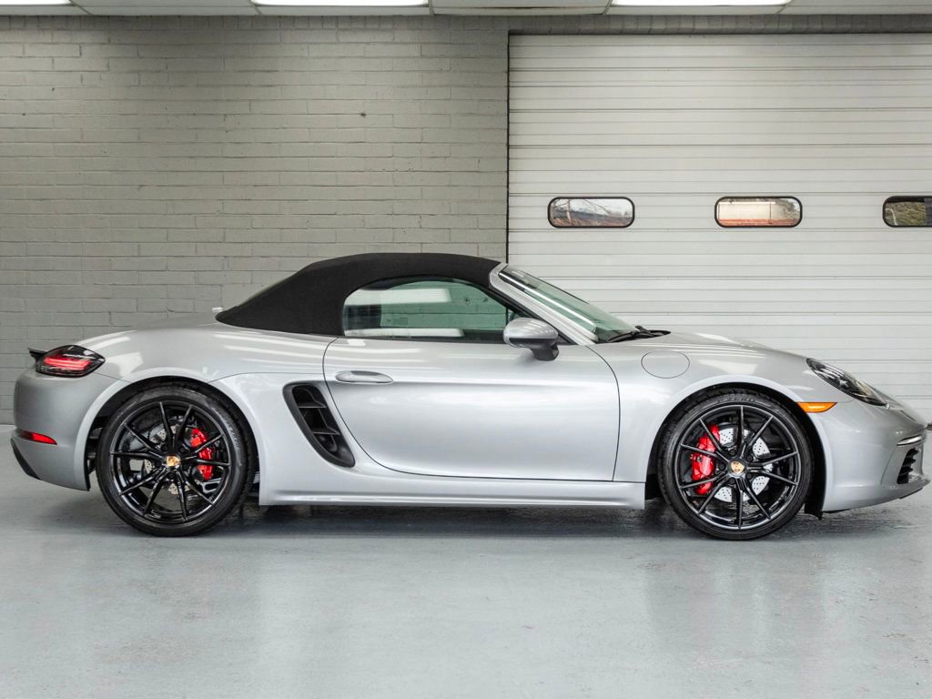 Used 2024 Porsche 718 Boxster S image 3