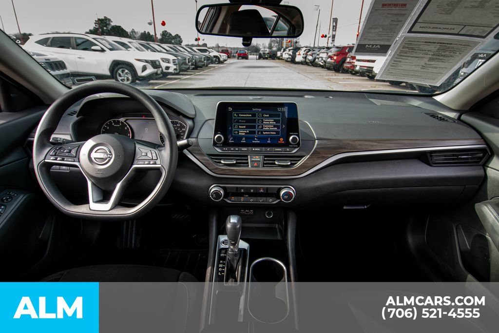Used 2024 Nissan Altima 2.5 SV image 10