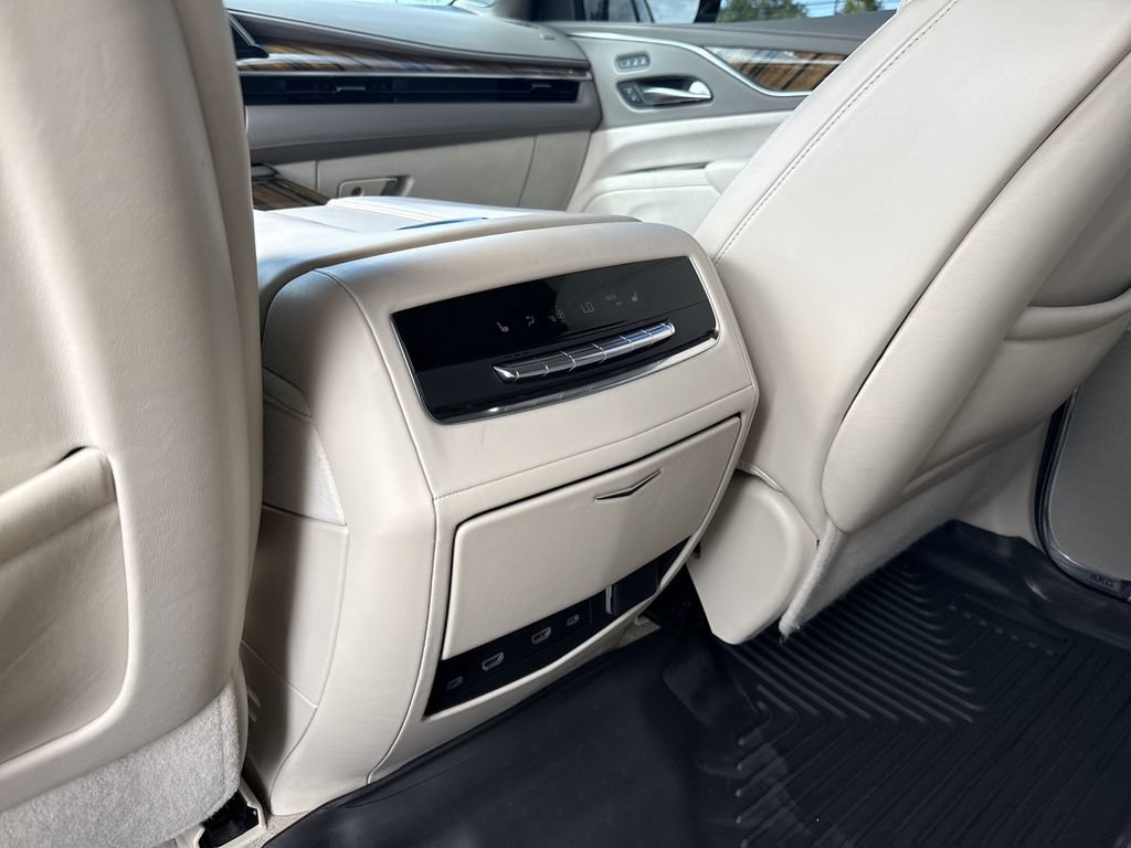 Used 2023 Cadillac Escalade Sport Platinum w/ LPO, ONYX Package AWD/4WD image 20