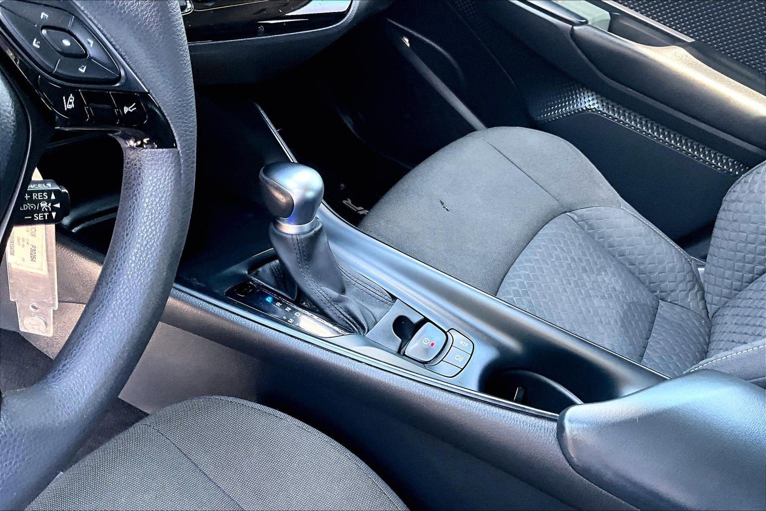 Used 2021 Toyota C-HR LE FWD image 15