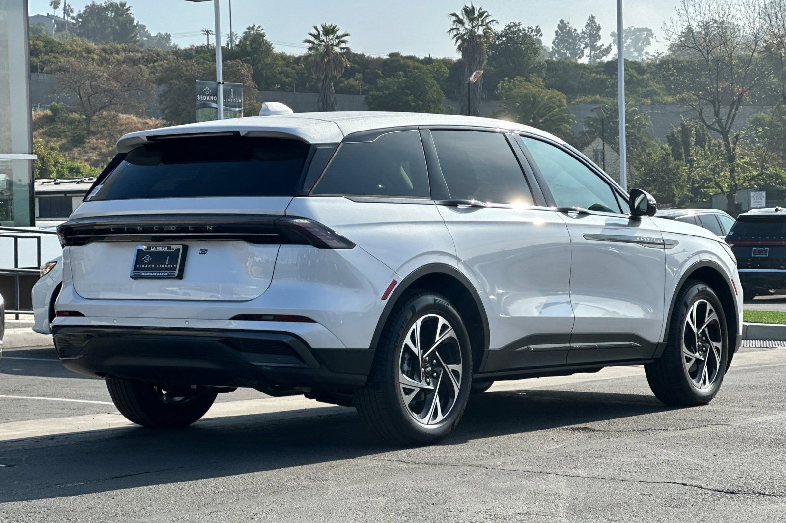 New 2026 Lincoln Nautilus Premier w/ Jet Appearance Package image 3