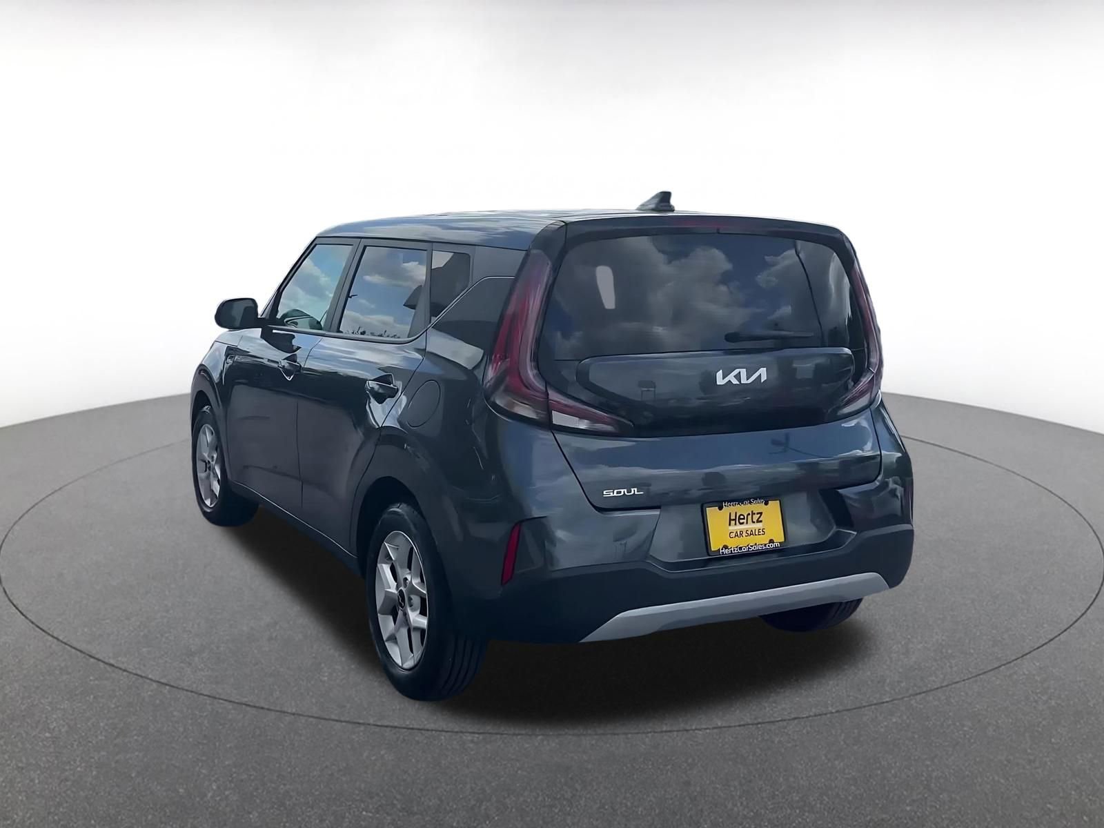 Used 2025 Kia Soul LX w/ LX Technology Package FWD image 11