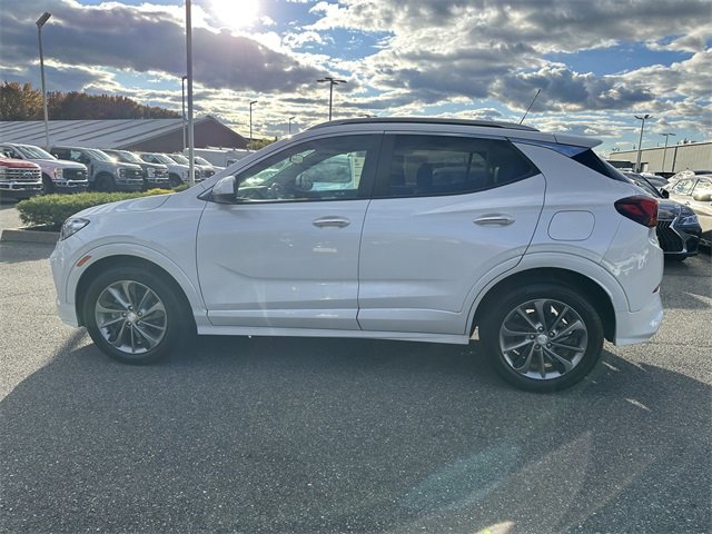 Used 2023 Buick Encore GX Select w/ Sport Touring Package image 8