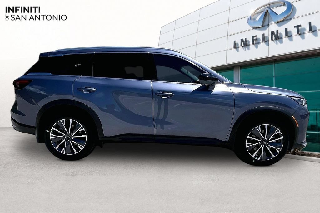 Used 2027 INFINITI QX60 Luxe w/ Cargo Package FWD image 11
