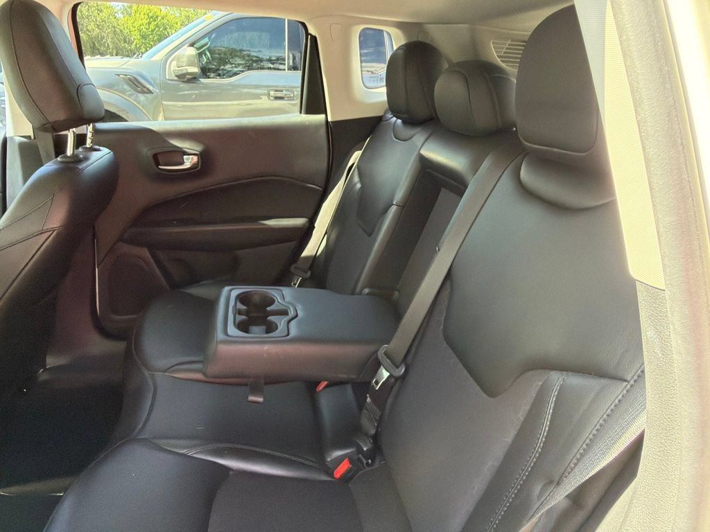 Used 2020 Jeep Compass Latitude FWD image 11