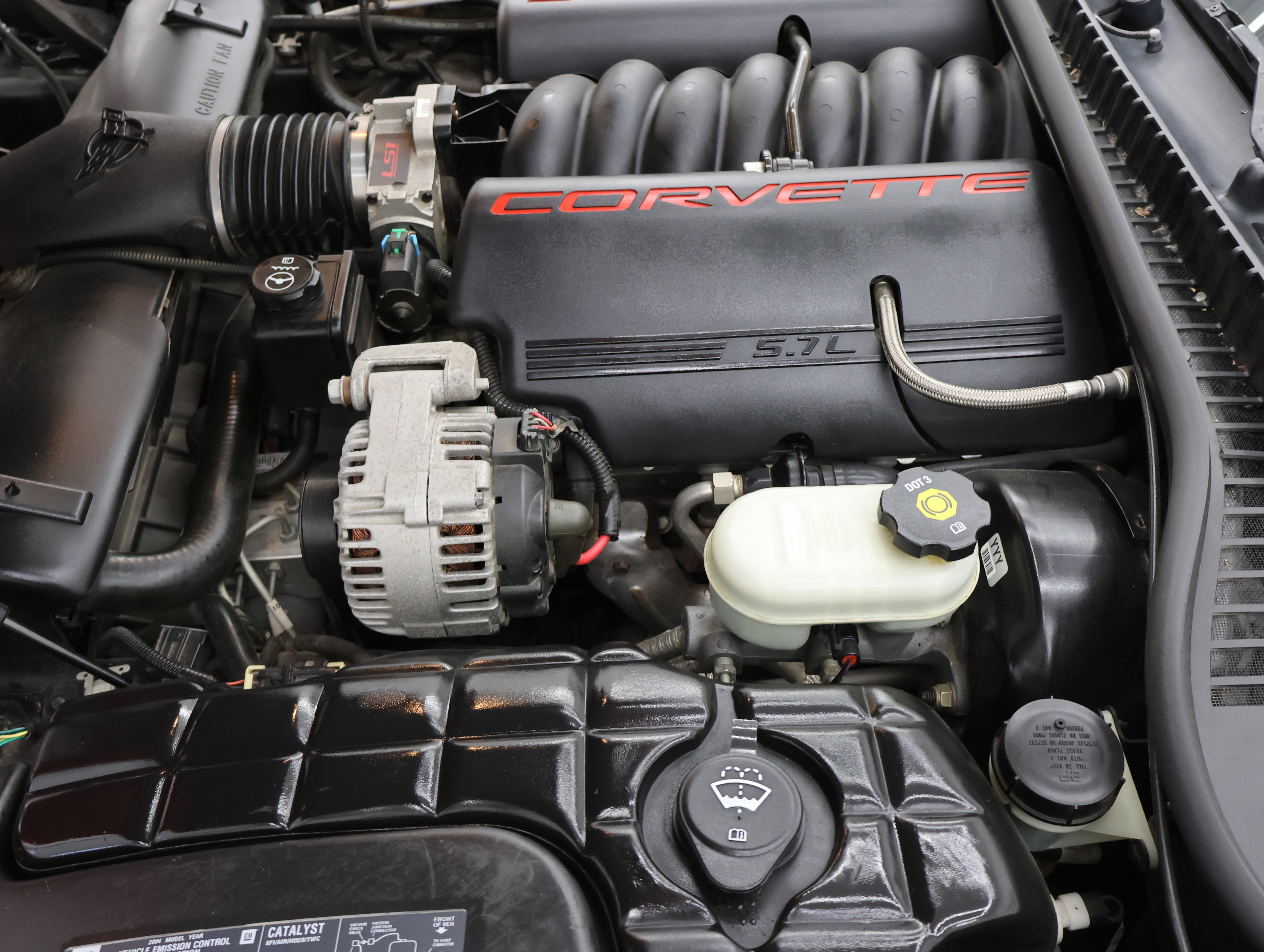 Used 2004 Chevrolet Corvette Coupe w/ Preferred Equipment Group RWD image 14