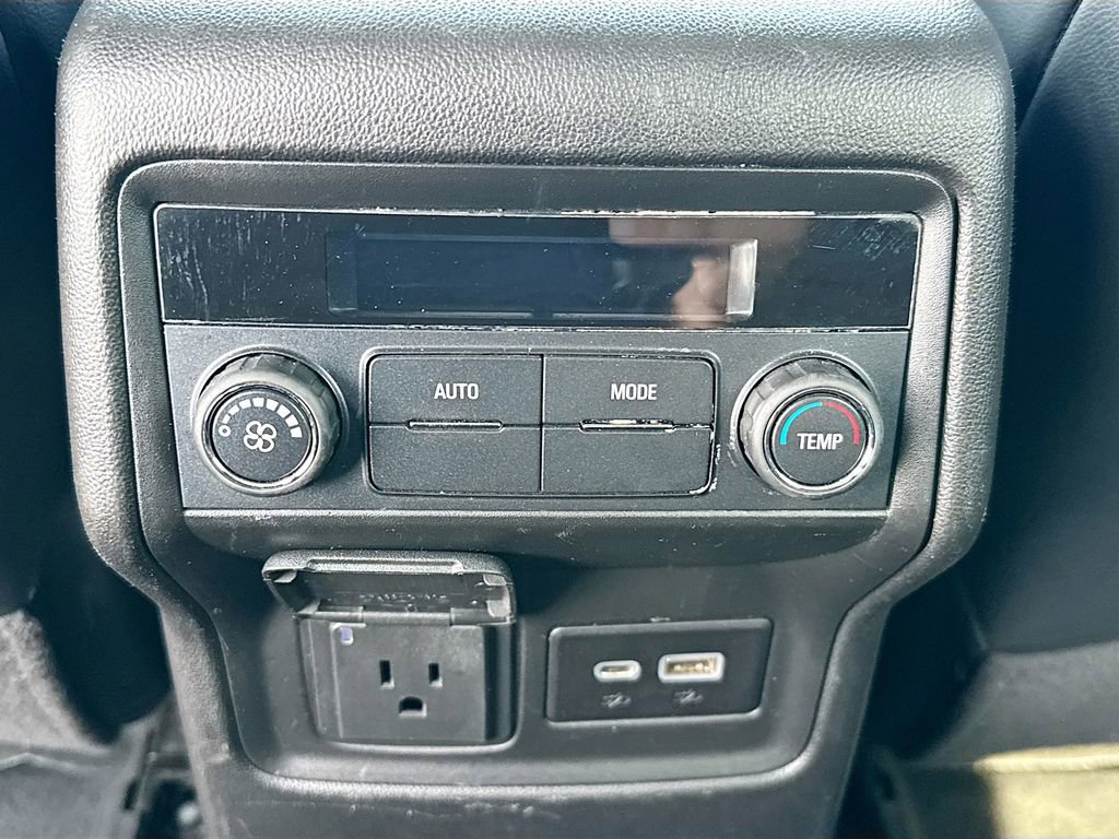 Used 2023 GMC Acadia SLT image 24