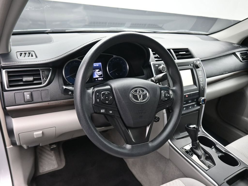 Used 2017 Toyota Camry LE image 13