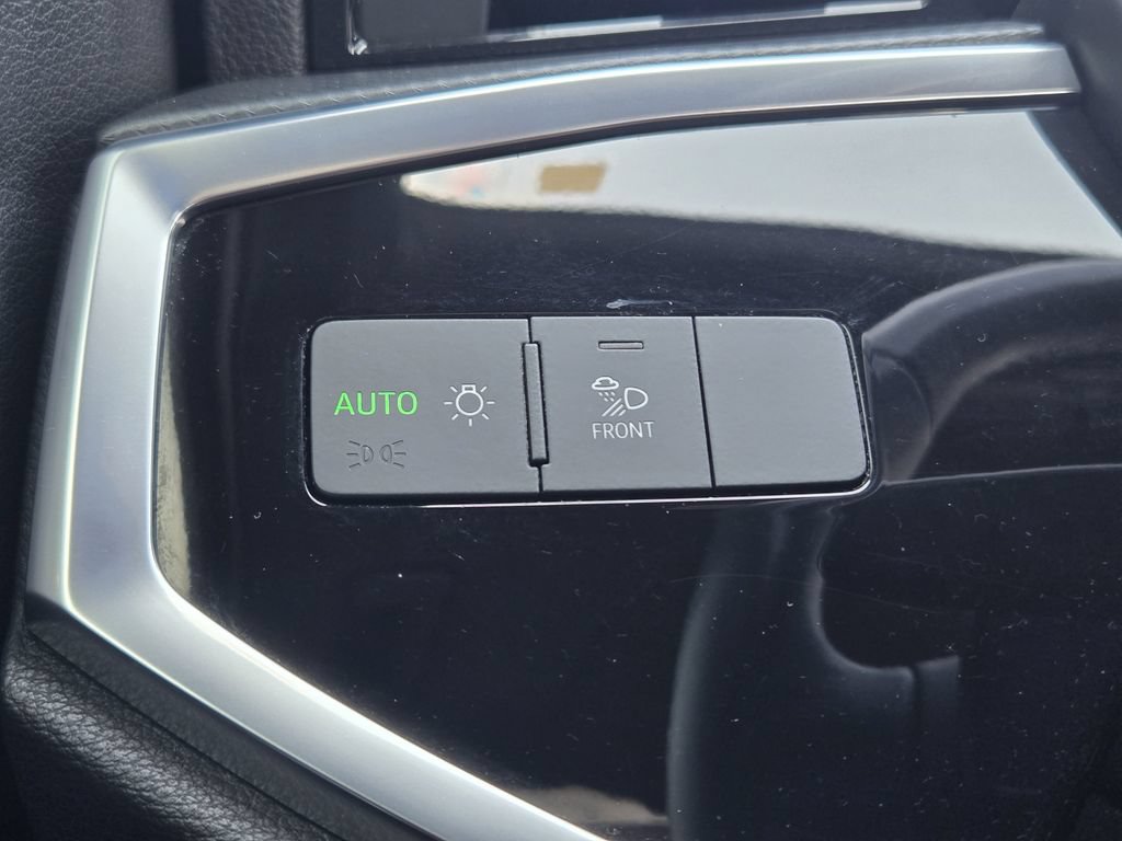 Certified 2023 Audi Q3 2.0T Premium Plus w/ Premium Plus Package AWD/4WD image 28