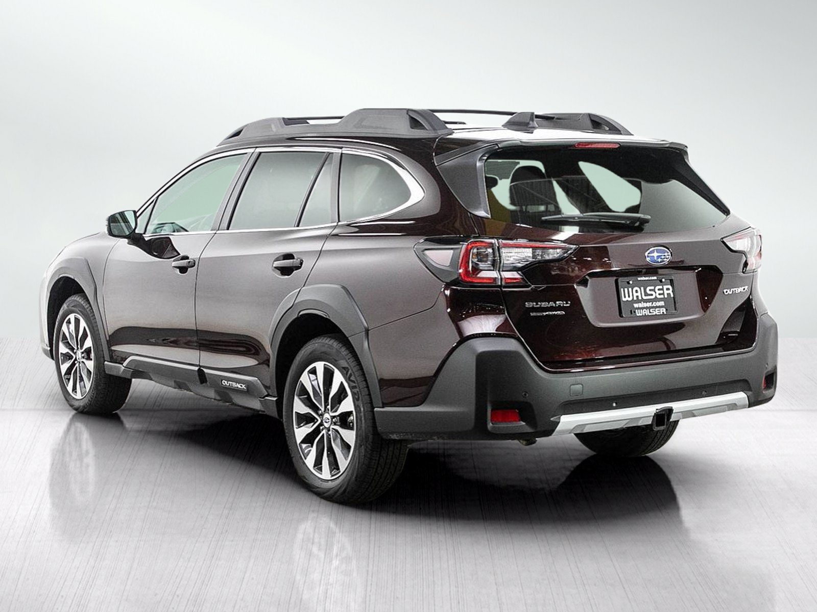 Used 2025 Subaru Outback Limited w/ Tech Package 3 AWD/4WD image 3