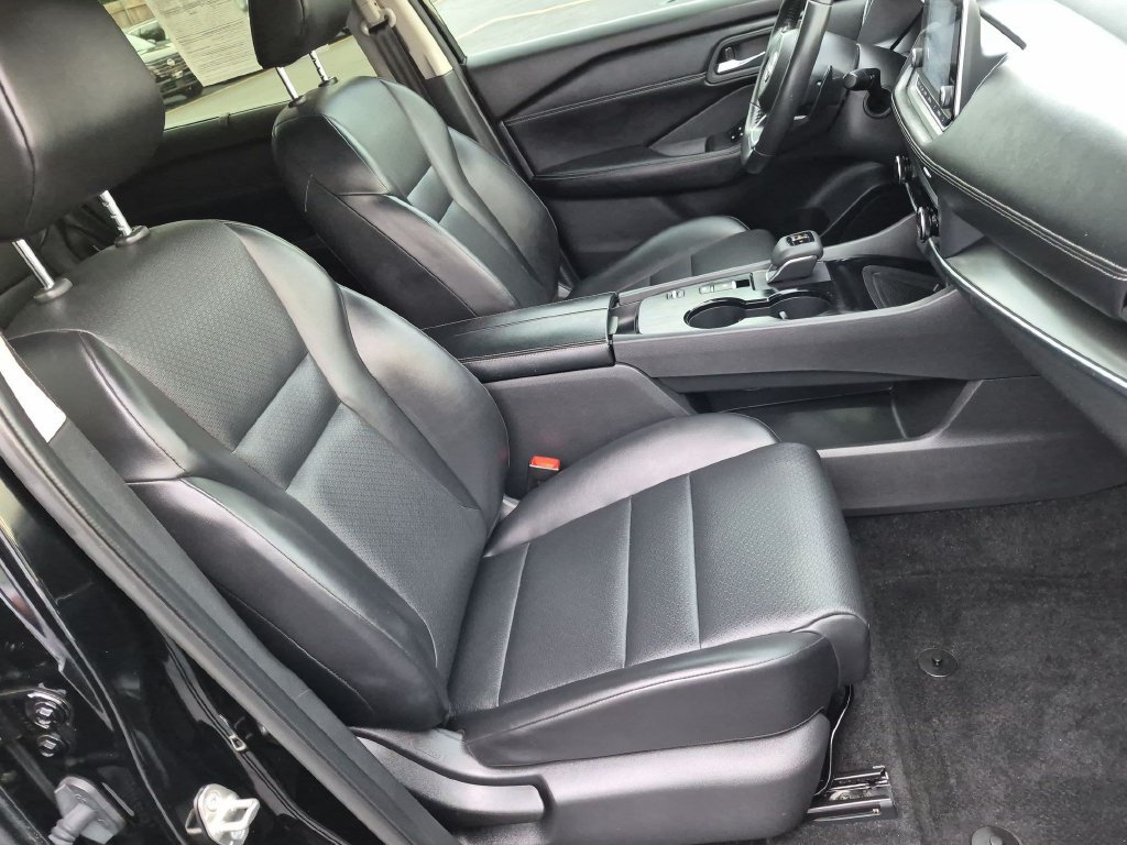 Used 2024 Nissan Rogue SV w/ SV Premium Package FWD image 31