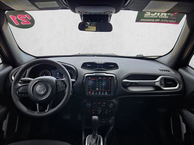 Used 2021 Jeep Renegade Latitude FWD image 16