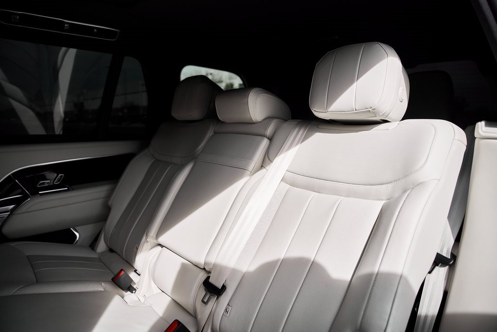 Used 2024 Land Rover Range Rover Long Wheelbase SE image 53