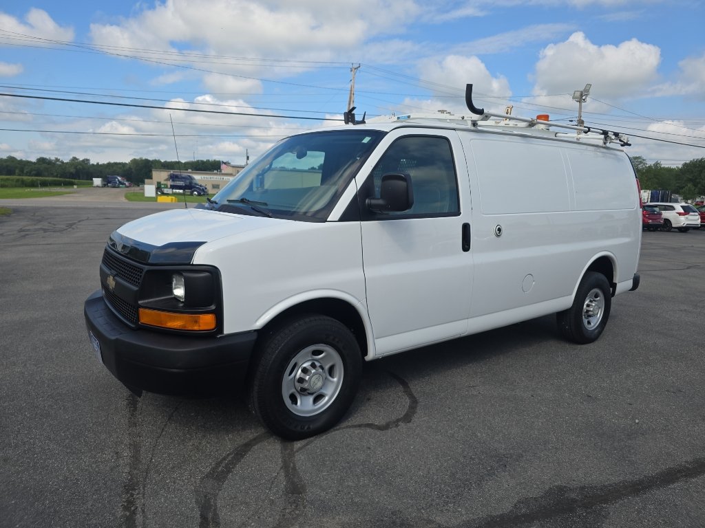 Used 2015 Chevrolet Express 2500 RWD image 2