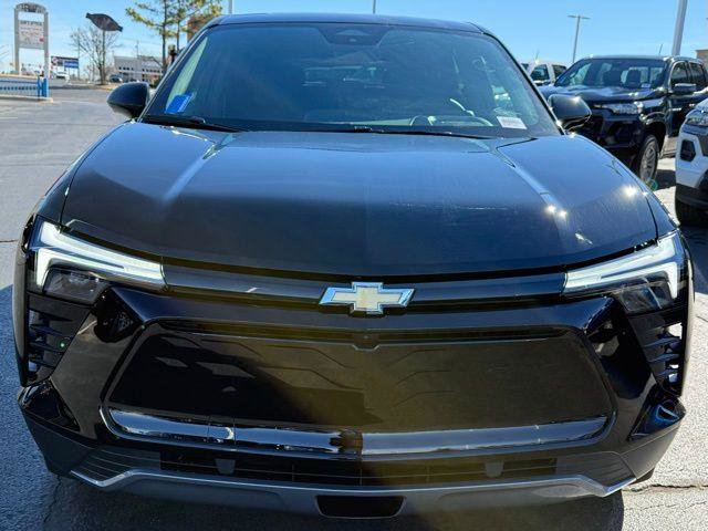 New 2026 Chevrolet Blazer EV LT image 2