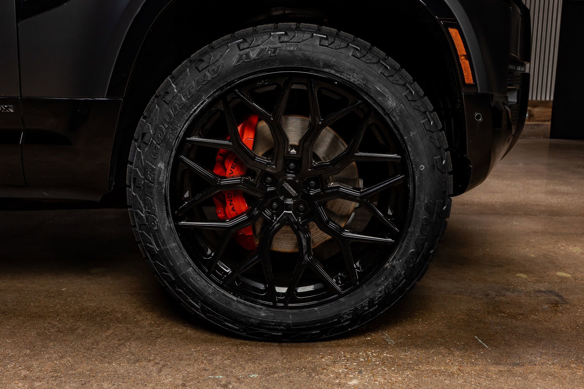 Used 2025 Land Rover Defender 130 X image 10