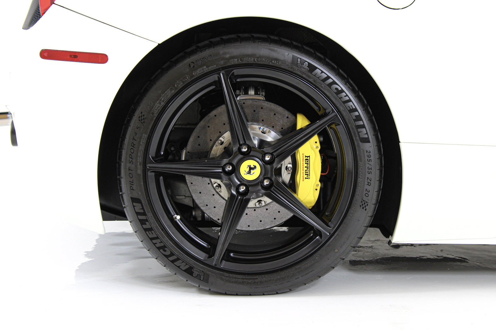 Used 2015 Ferrari 458 Spider RWD image 23