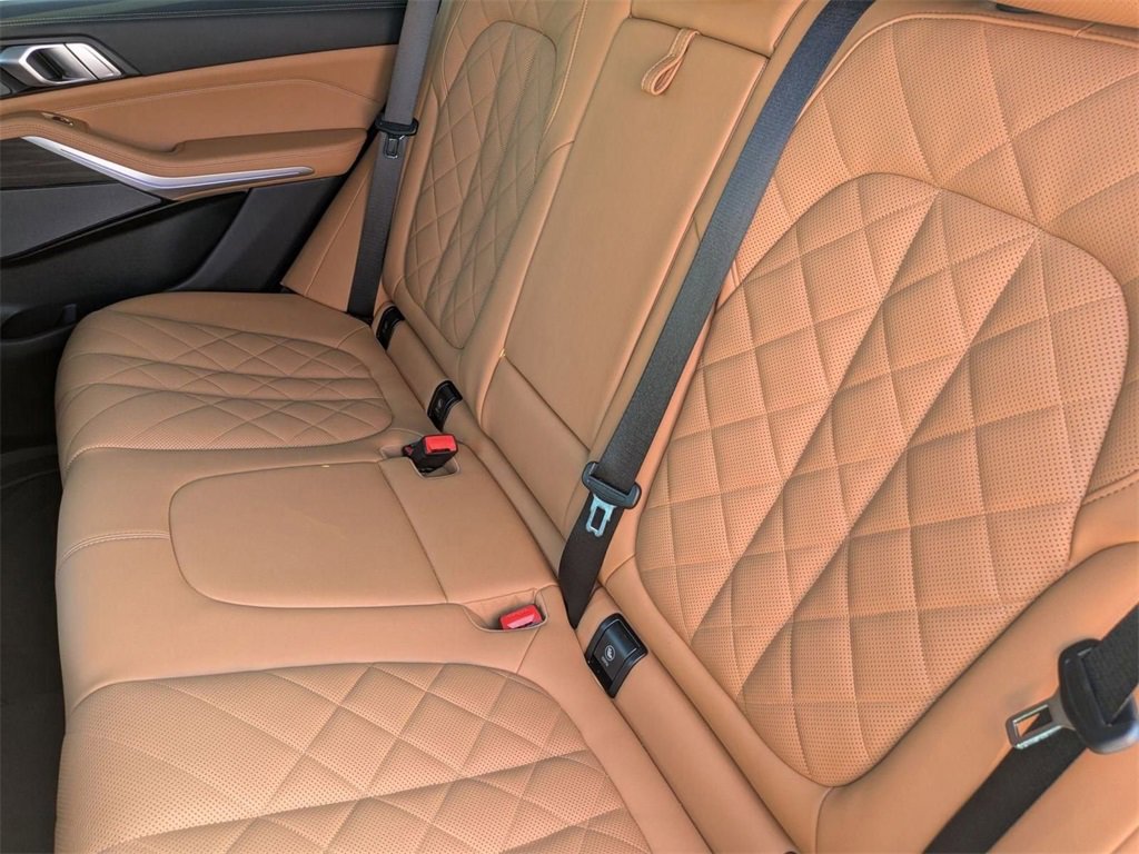 Used 2024 BMW X5 xDrive40i w/ Premium Package image 32