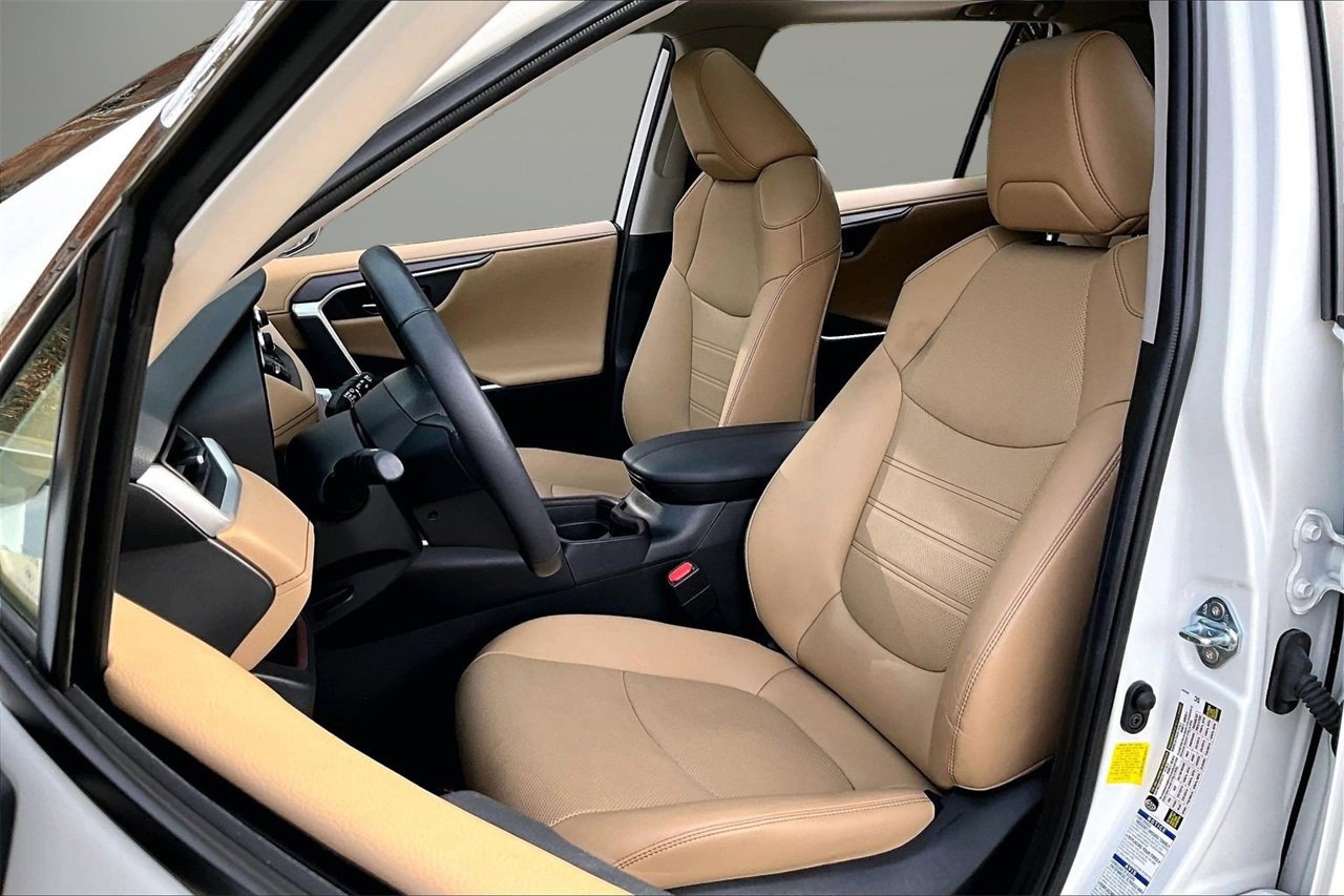 Used 2021 Toyota RAV4 Limited w/ Limited Grade Weather Package image 22