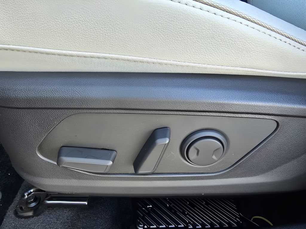 New 2026 Hyundai Tucson Limited AWD/4WD image 17