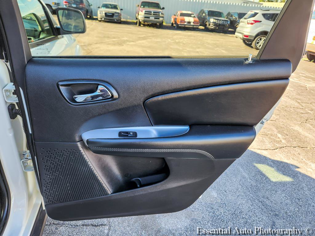 Used 2018 Dodge Journey SXT w/ Blacktop Package FWD image 28