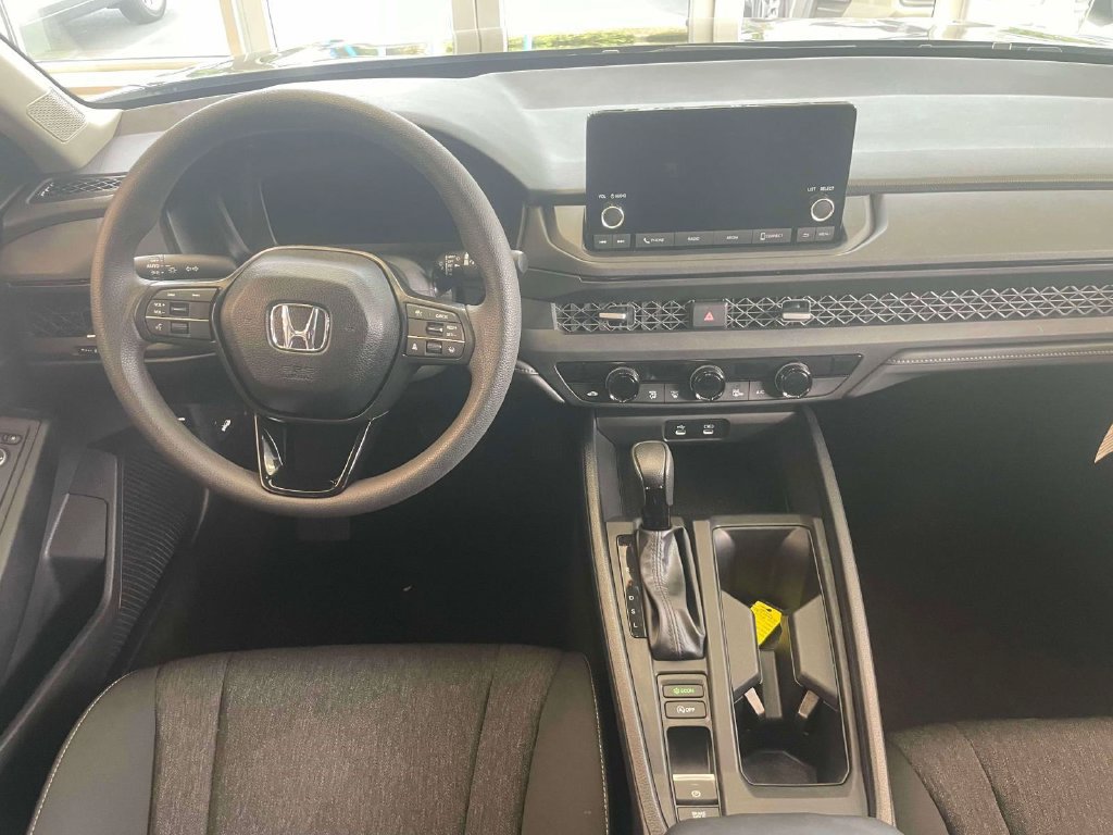 Used 2025 Honda Accord SE image 10