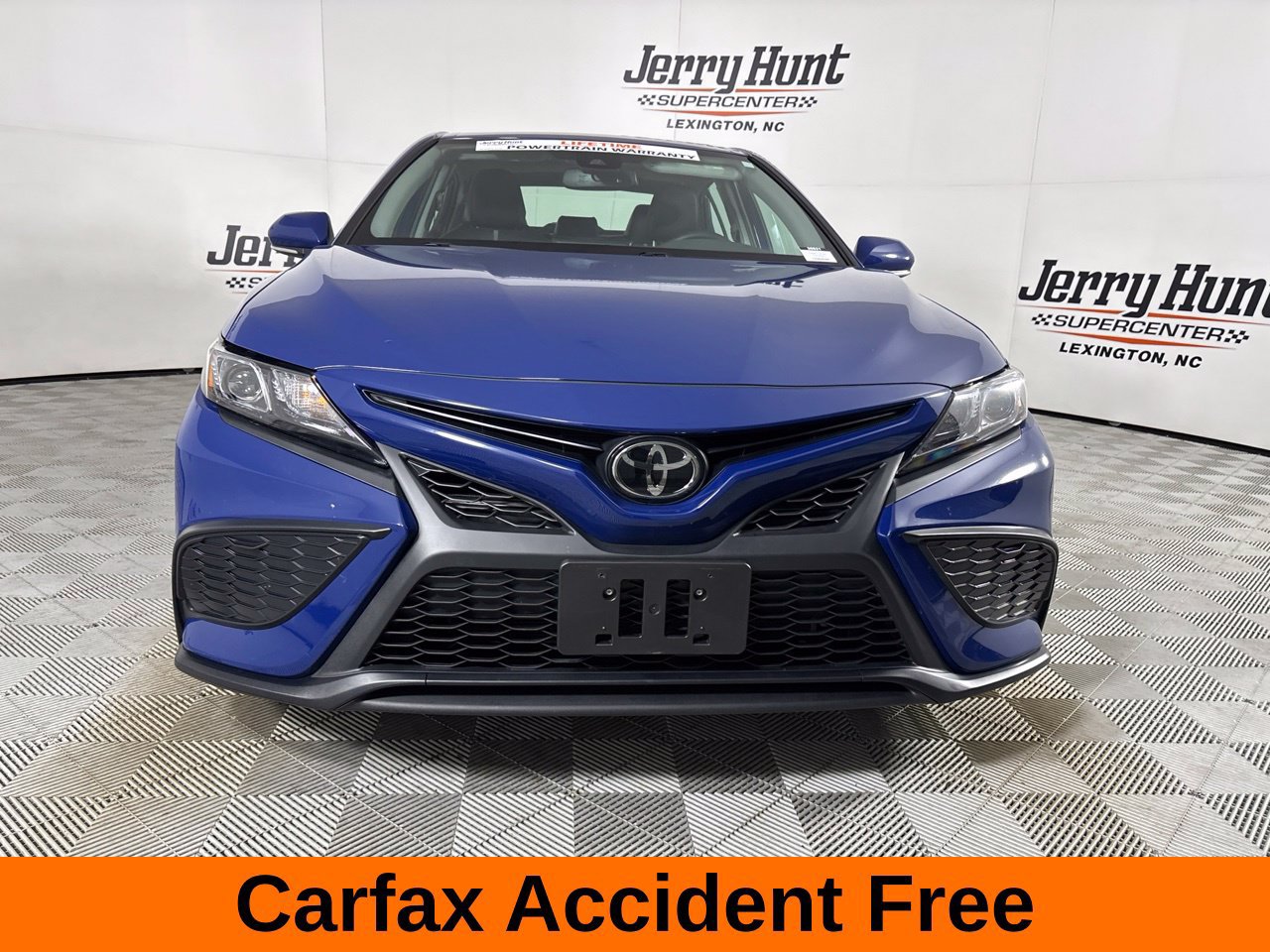 Used 2023 Toyota Camry SE w/ Cold Weather Package AWD/4WD image 3