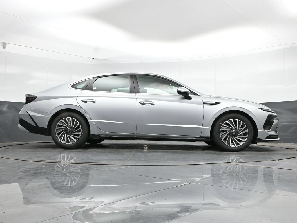 New 2026 Hyundai Sonata SEL FWD image 40