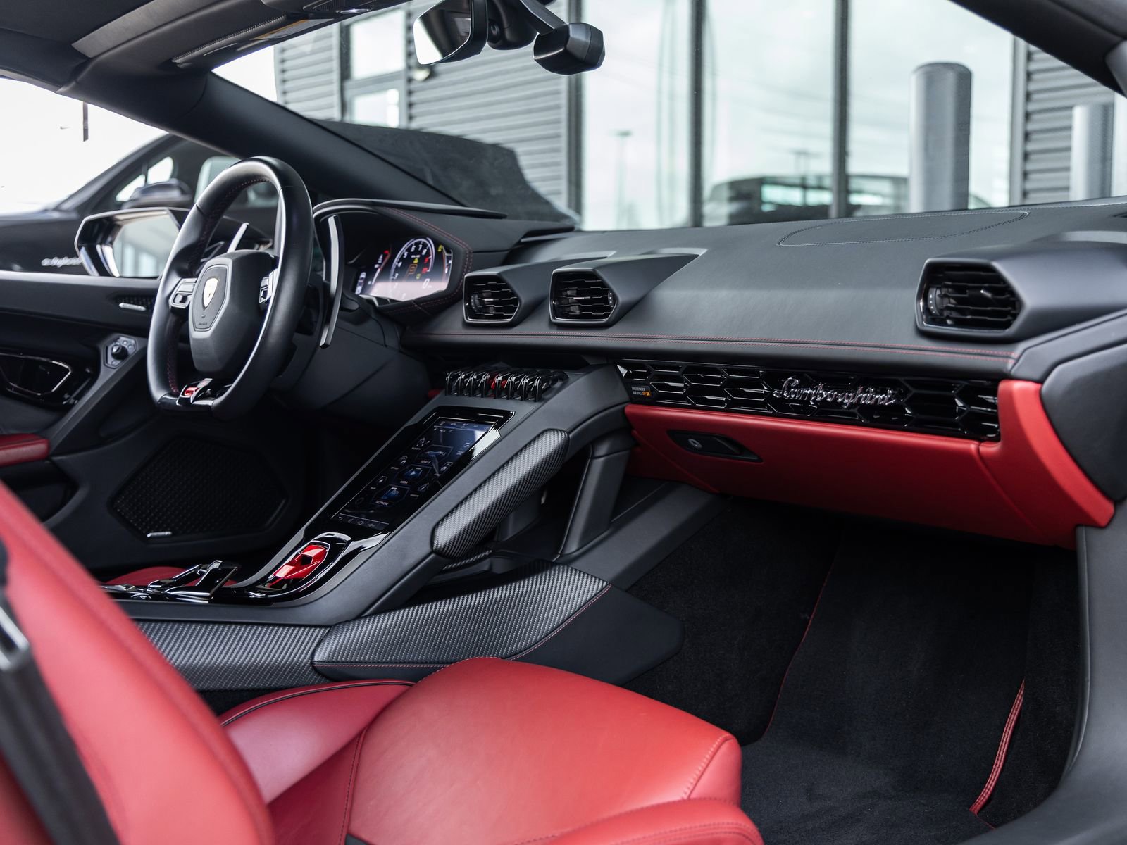 Used 2020 Lamborghini Huracan EVO image 40