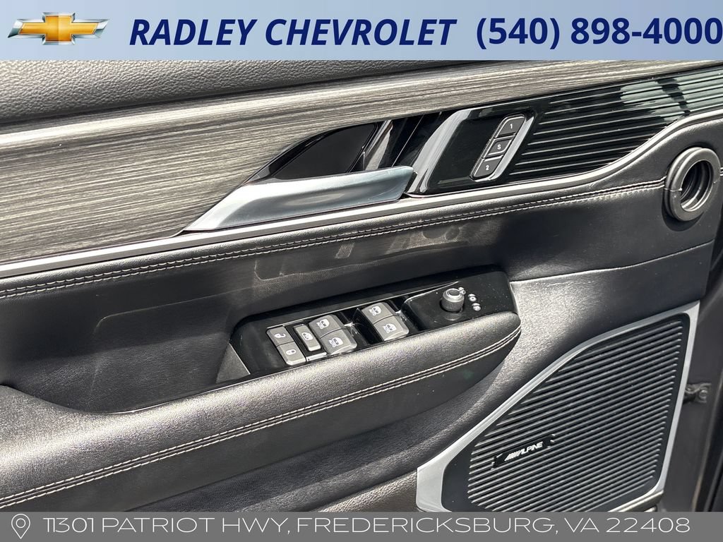 Used 2024 Jeep Wagoneer Series III AWD/4WD image 5