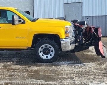 Used 2015 Chevrolet Silverado 3500 W/T w/ Snow Plow Prep Package image 6