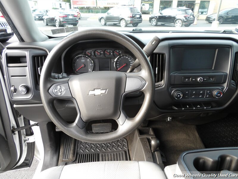 Used 2018 Chevrolet Silverado 1500 Custom w/ Custom Value Package AWD/4WD image 12