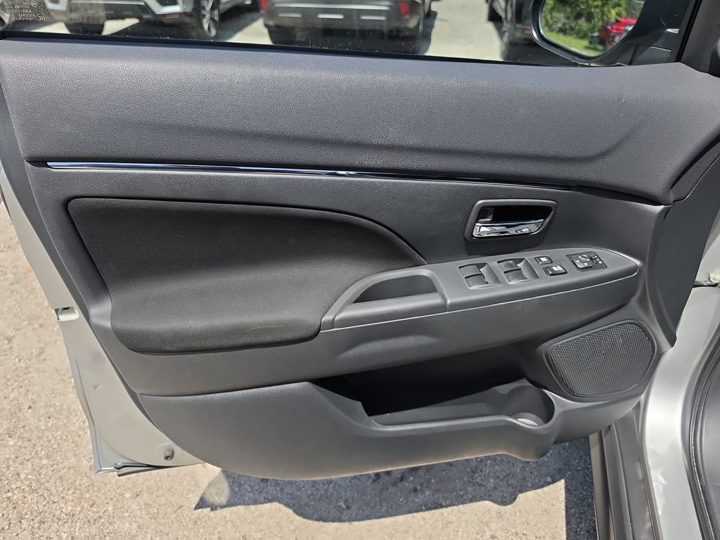 Used 2023 Mitsubishi Outlander Sport ES AWD/4WD image 15