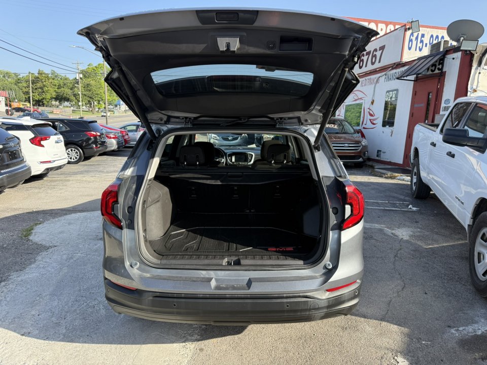 Used 2018 GMC Terrain SLE w/ Driver Convenience Package AWD/4WD image 6