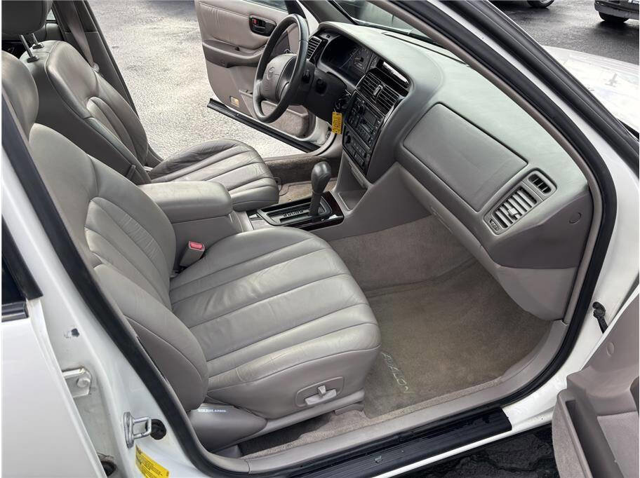 Used 1999 Toyota Avalon XLS FWD image 14