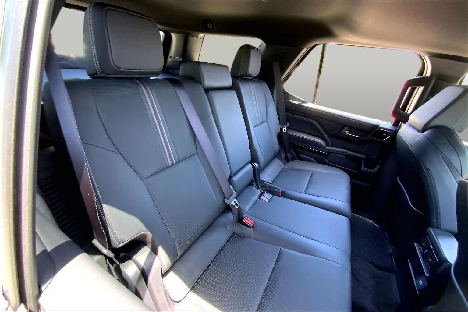 Used 2025 Toyota 4Runner Limited AWD/4WD image 20