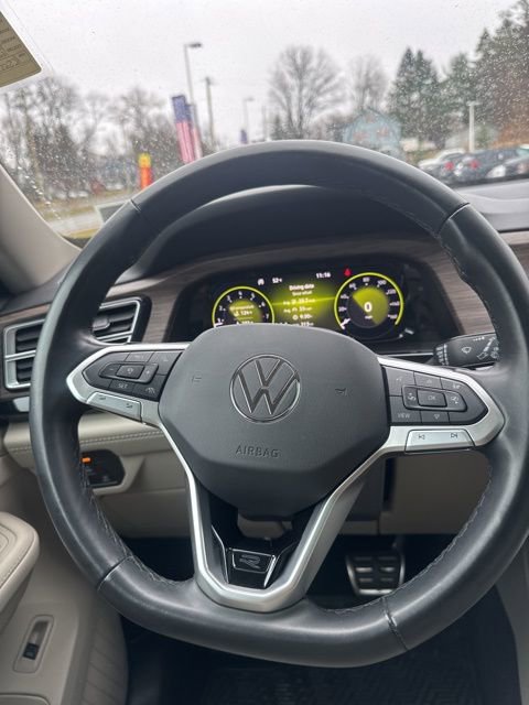 Used 2024 Volkswagen Atlas SEL Premium R-Line image 22