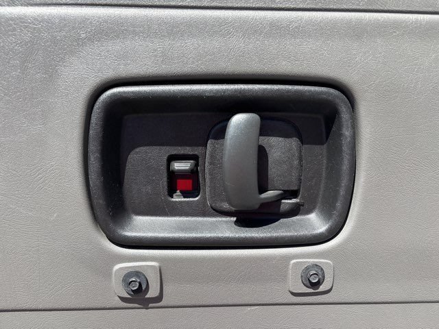 Used 2020 Chevrolet Express 3500 LT w/ LT Preferred Equipment Group RWD image 21
